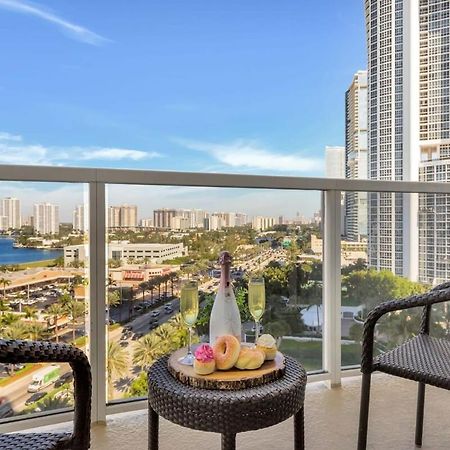 Hotel Luxury Bayfront Studio With Balcony Amazing Pool Sunny Isles Beach Zewnętrze zdjęcie