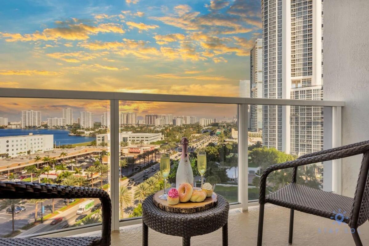 Hotel Luxury Bayfront Studio With Balcony Amazing Pool Sunny Isles Beach Zewnętrze zdjęcie